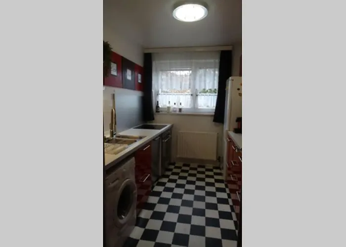 Schoene, Ruhige Wohnung In Berlin-Steglitz