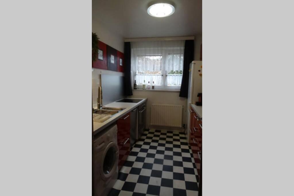 Schoene, Ruhige In Berlin-steglitz Apartment *